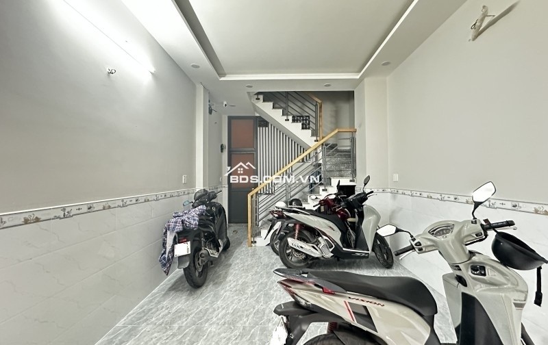 Bán nhà Đẹp Dạng CHDV, Lạc Long Quân Phường 8 Tân Bình, 48m2 4 Tầng 6PN. Chỉ 6.8 Tỷ còn TL với chính chủ.